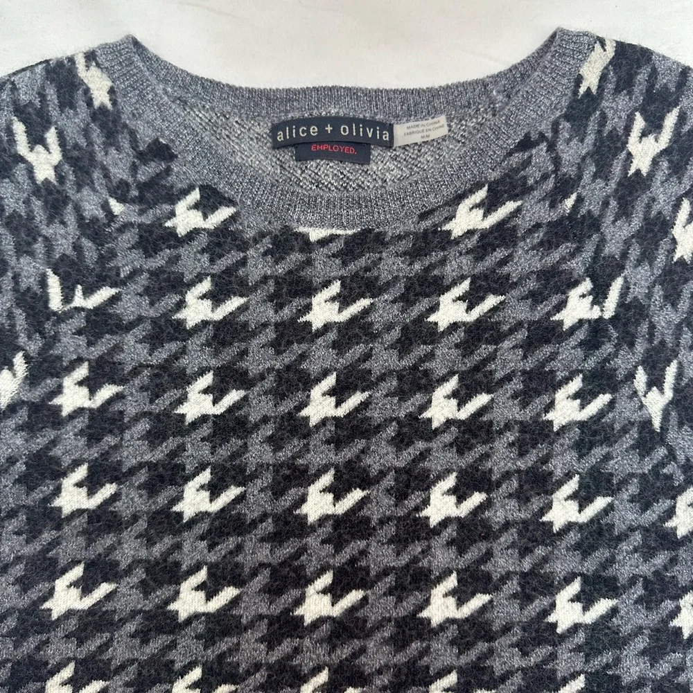 Alice + Olivia Gray and White Houndstooth Sweater - Picture 2 of 3